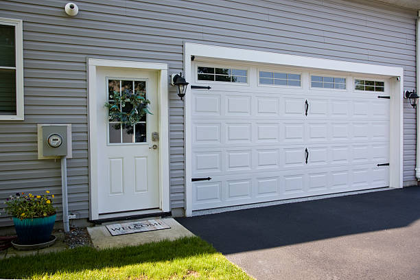 24/7 Emergency Garage Door Panel Replacement experts in Romulus, MI